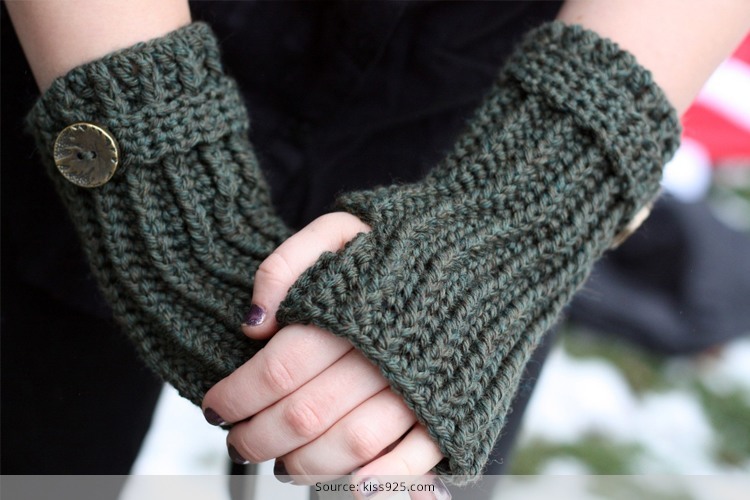 As we all know the season Winter is coming and in this season every lady desires to be looked fashionable and stylish, I think , all, are saying Yeah! Sure, we are talking about woolen, in fact let’s focus on your lovely manicured palms and nails, and doll them up with grace, let’s wear crochet gloves, shall we? Hang up those Gloves, you should make these designs very little work, as crochet gloves very less cumbersome, than the knitted counterparts as you look at them, many crochet gloves have very large dents on them as big dents are so cool and pretty, crochet gloves are knitted with one needle while all other knitting needs 2 needles, if it can go on with single hook then just one hook is good, crochet knitting do not take too time, in simple it take less time in knitting and you can make design as you need, The ease of making half finger gloves crochet patterns and styles can never be underestimated. Having said that, when you have more gloves crocheted than knitted, the versatility of the piece can be flaunted with almost everything in your wardrobe! it is very easy to DIY and wear as well as, Could you wear knitted gloves back to front? The answer is NO! However, if you are in a hurry to rush to work on a Monday and the air is nippy out there, you could blindly wear those chic crocheted babies and run out. No one would notice, because the adorable designs camouflage the error and create a fashion statement too. Pair them with pretty and chic accessories. Now what you are thinking about crochet gloves with or without fingers, now its upon you to select design and use it. 