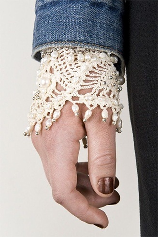 As we all know the season Winter is coming and in this season every lady desires to be looked fashionable and stylish, I think , all, are saying Yeah! Sure, we are talking about woolen, in fact let’s focus on your lovely manicured palms and nails, and doll them up with grace, let’s wear crochet gloves, shall we? Hang up those Gloves, you should make these designs very little work, as crochet gloves very less cumbersome, than the knitted counterparts as you look at them, many crochet gloves have very large dents on them as big dents are so cool and pretty, crochet gloves are knitted with one needle while all other knitting needs 2 needles, if it can go on with single hook then just one hook is good, crochet knitting do not take too time, in simple it take less time in knitting and you can make design as you need, The ease of making half finger gloves crochet patterns and styles can never be underestimated. Having said that, when you have more gloves crocheted than knitted, the versatility of the piece can be flaunted with almost everything in your wardrobe! it is very easy to DIY and wear as well as, Could you wear knitted gloves back to front? The answer is NO! However, if you are in a hurry to rush to work on a Monday and the air is nippy out there, you could blindly wear those chic crocheted babies and run out. No one would notice, because the adorable designs camouflage the error and create a fashion statement too. Pair them with pretty and chic accessories. Now what you are thinking about crochet gloves with or without fingers, now its upon you to select design and use it. As we all know the season Winter is coming and in this season every lady desires to be looked fashionable and stylish, I think , all, are saying Yeah! Sure, we are talking about woolen, in fact let’s focus on your lovely manicured palms and nails, and doll them up with grace, let’s wear crochet gloves, shall we? Hang up those Gloves, you should make these designs very little work, as crochet gloves very less cumbersome, than the knitted counterparts as you look at them, many crochet gloves have very large dents on them as big dents are so cool and pretty, crochet gloves are knitted with one needle while all other knitting needs 2 needles, if it can go on with single hook then just one hook is good, crochet knitting do not take too time, in simple it take less time in knitting and you can make design as you need, The ease of making half finger gloves crochet patterns and styles can never be underestimated. Having said that, when you have more gloves crocheted than knitted, the versatility of the piece can be flaunted with almost everything in your wardrobe! it is very easy to DIY and wear as well as, Could you wear knitted gloves back to front? The answer is NO! However, if you are in a hurry to rush to work on a Monday and the air is nippy out there, you could blindly wear those chic crocheted babies and run out. No one would notice, because the adorable designs camouflage the error and create a fashion statement too. Pair them with pretty and chic accessories. Now what you are thinking about crochet gloves with or without fingers, now its upon you to select design and use it.