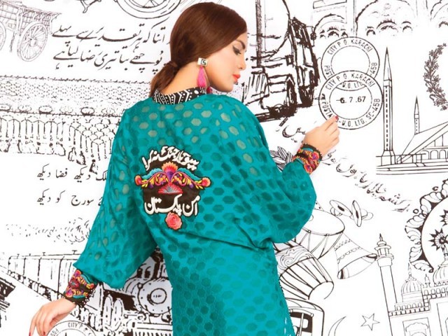 Green Bleed...... ish, I titled this article, because here few images will describe green color, in past days, August 14 of 2015, Pakistan, and Pakistani Nation as well as celebrated 68th independence. On the special event of independence day Zainab Chottani displayed latest collection, so now its upon you to celebrate 68th liberty day with Green Bleed. Photgraphs by Rohail Khalid.