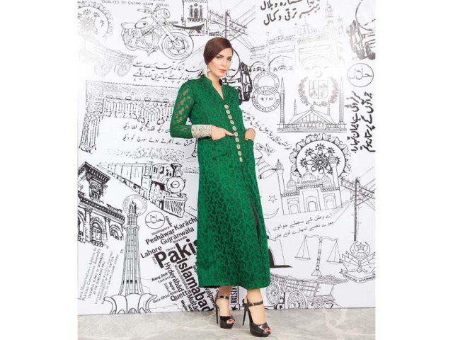 Green Bleed...... ish, I titled this article, because here few images will describe green color, in past days, August 14 of 2015, Pakistan, and Pakistani Nation as well as celebrated 68th independence. On the special event of independence day Zainab Chottani displayed latest collection, so now its upon you to celebrate 68th liberty day with Green Bleed. Photgraphs by Rohail Khalid.