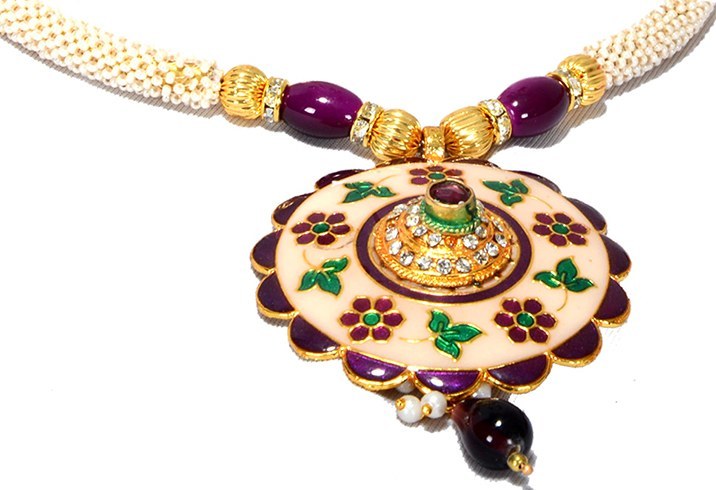 The Enameled Jewelry Of Rajhisthan, India. Following are the tools that are used in making meenakari jewelled items. Salai (etching tool) Mortar and pestle Kiln Metal palette Kalam/Taqva (tools used to apply enamel) Forceps Small scrubbing brush Takala (needle like tool used for applying colours) Agate stone for smoothing/sanding Brass dye. India has its history for different style jewelry, it is now trend and visible in India, also. The Enameled Jewelry Of Rajhisthan, India. Following are the tools that are used in making meenakari jewelled items. Salai (etching tool) Mortar and pestle Kiln Metal palette Kalam/Taqva (tools used to apply enamel) Forceps Small scrubbing brush Takala (needle like tool used for applying colours) Agate stone for smoothing/sanding Brass dye. India has its history for different style jewelry, it is now trend and visible in India, also.