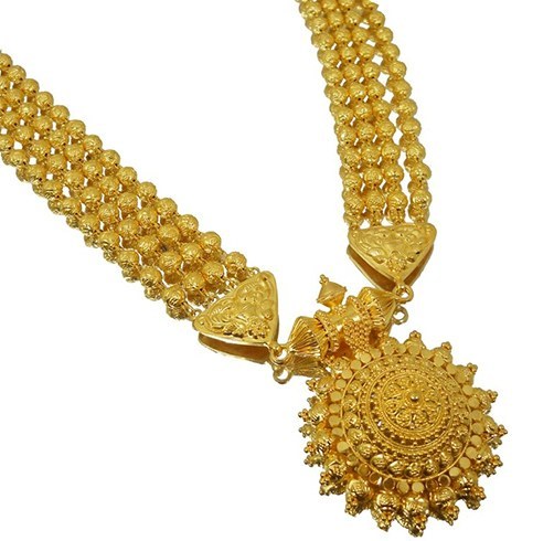 If you want to fill your taste and dream and every desire related to your fashion and style then you may have to continue to travel to down more towards south state karnataka, India. Very gorgeous and traditional and cultural jewelry of Kannada, India is dream of each women. Traditional Jewelry of Kannada is given below which mesmerized you, including the items used for wearing as fashion and tradition are as: Netri Chutti, Muthina Vali Jhumki, Haram, Guruvina Kada, Pacha Kempina Ungaru, Mavinakayi Addigai, Lakshmi Sara, Thouloo Bandhi, Mangalsutar, Toe Ring, to buy such traditional jewelry keep in your mind that you have selected a reliable shop where you may buy true jewels items, visit many shops and stores, also use net and websites to find locations of traditional jewelry of Kannada, Karnataka coorgi wedding ceremonies are believed as most richest and worthy wedding ceremonies in India. If you want to fill your taste and dream and every desire related to your fashion and style then you may have to continue to travel to down more towards south state karnataka, India. Very gorgeous and traditional and cultural jewelry of Kannada, India is dream of each women. Traditional Jewelry of Kannada is given below which mesmerized you, including the items used for wearing as fashion and tradition are as: Netri Chutti, Muthina Vali Jhumki, Haram, Guruvina Kada, Pacha Kempina Ungaru, Mavinakayi Addigai, Lakshmi Sara, Thouloo Bandhi, Mangalsutar, Toe Ring, to buy such traditional jewelry keep in your mind that you have selected a reliable shop where you may buy true jewels items, visit many shops and stores, also use net and websites to find locations of traditional jewelry of Kannada, Karnataka coorgi wedding ceremonies are believed as most richest and worthy wedding ceremonies in India.