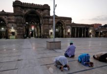 Corona Virus Changes Muslims in Ramzan But Not Spirit